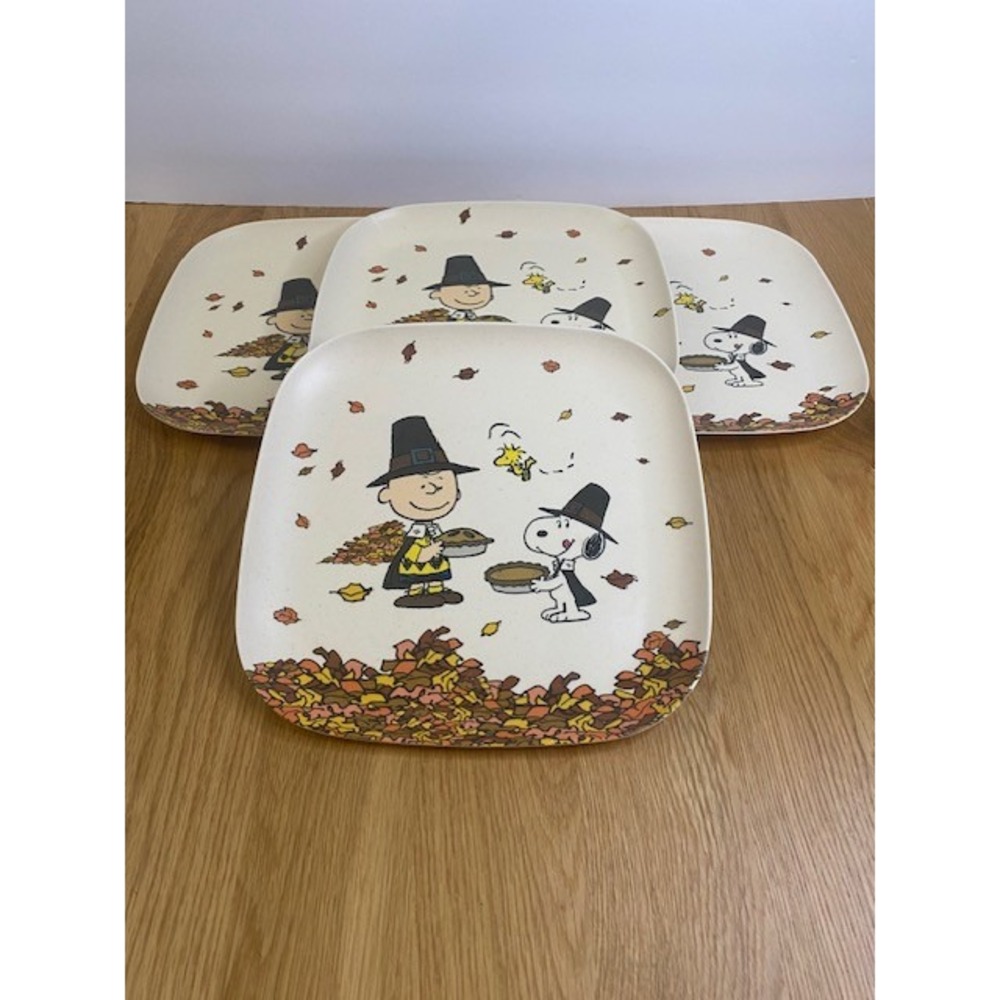 Peanuts Thanksgiving Plates Set of 4 Cream Square Good Charlie Brown Snoopy 10"